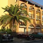 Alhambra Hotel 2*