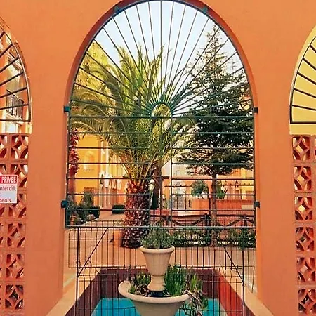 Alhambra Hotel 2*