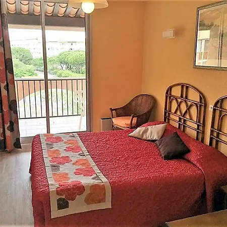 Alhambra Hotel 2*